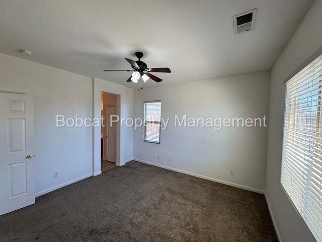 Building Photo - 3 Bedroom, 2 Bathroom Home Located in Dayton