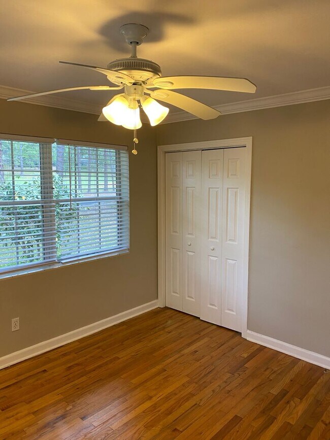 Building Photo - Adorable Brick Home in Betton Hills
