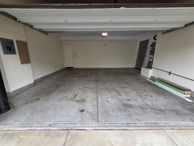 Building Photo - 3+3 condo at Orbella in Oxnard - Close to Beaches and Channel Islands Harbor