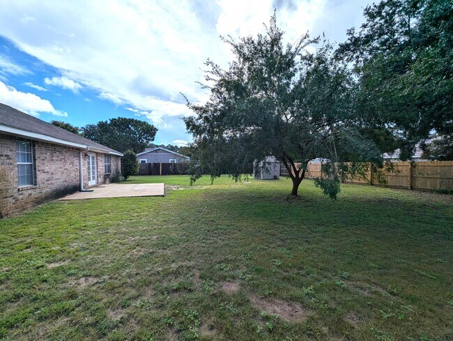 Building Photo - 8601 Laredo St