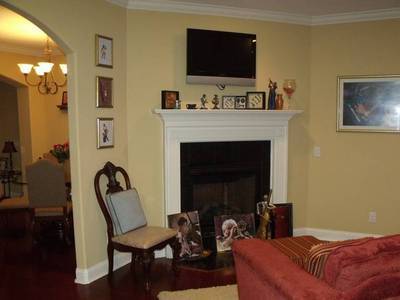 Building Photo - AVAILABLE LATE MARCH 2026