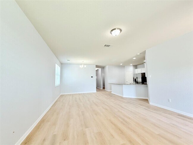 Building Photo - 306 Naset Dr