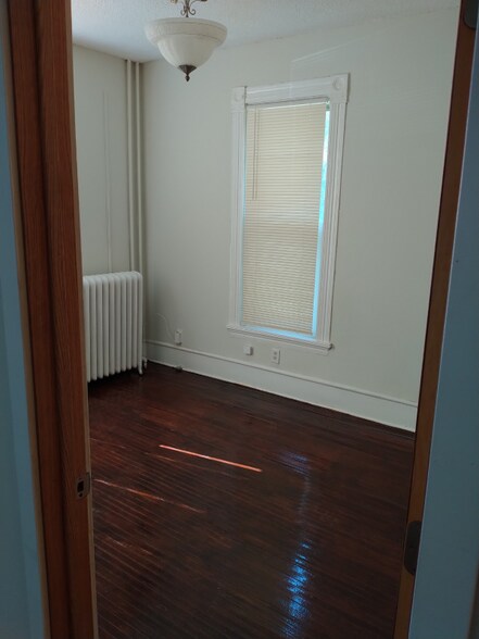 Building Photo - 2720 N Girard Ave