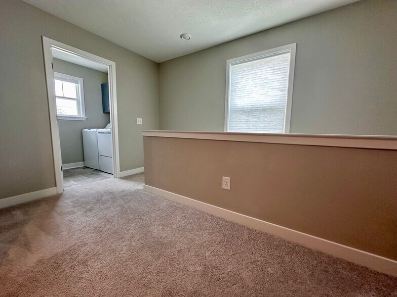 Building Photo - 721 Scarsdale Ln