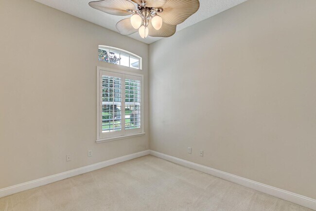 Building Photo - Lake  & Golf Course View Home in North Hampton