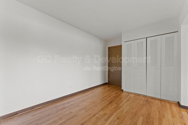 Building Photo - 515-25 N Highview Ave