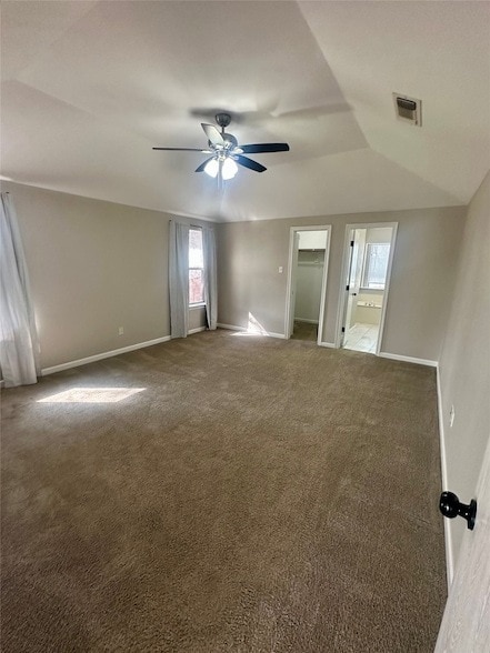 Building Photo - 127 Lori Dr