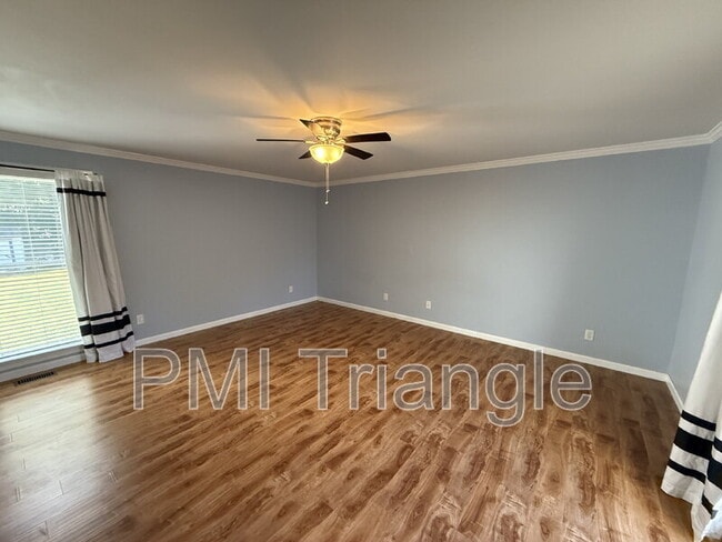 Building Photo - 4301 Ellinwood Dr