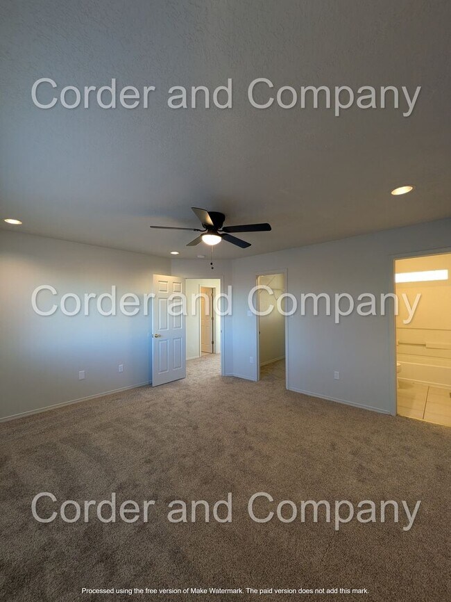 Building Photo - Beautiful & Cozy 3 Bedroom 2.5 Bathroom 1,760 Sq.Ft 2 Story Townhome