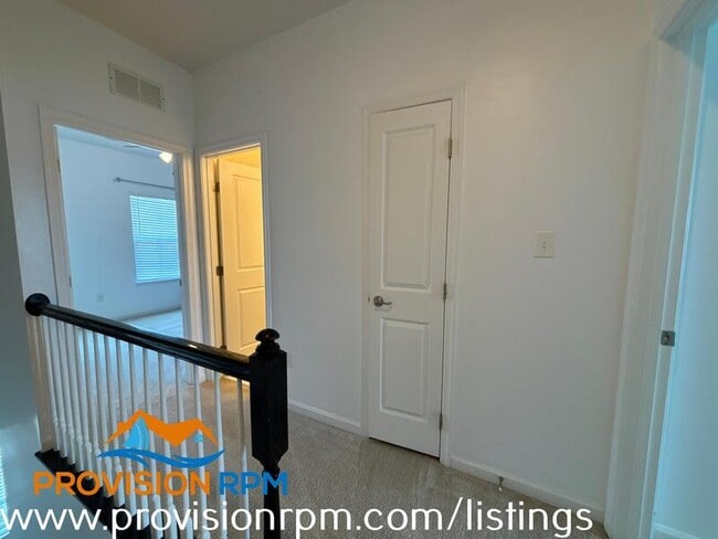 Building Photo - 465 Willow Bend Dr