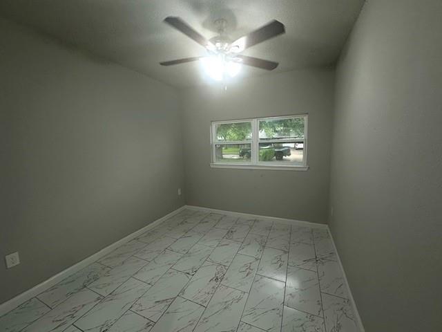 Building Photo - 9013 Lugary Dr