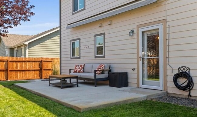 Building Photo - Beautiful 4 Bedroom in Loveland