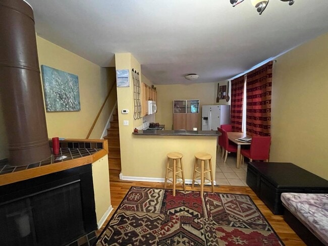 Building Photo - 540 S 48th St