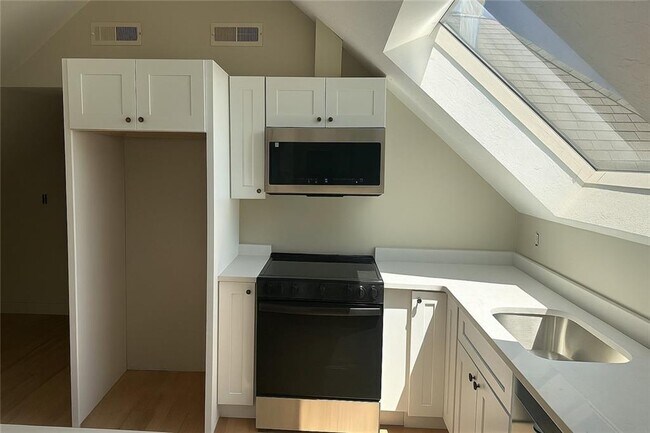 Building Photo - 29 Braman St