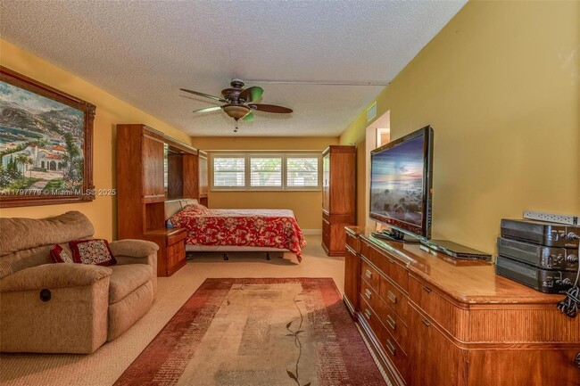 Building Photo - 7020 Nova Dr