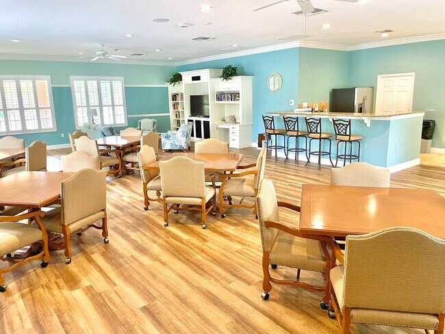 Building Photo - 7230 Hamilton Rd