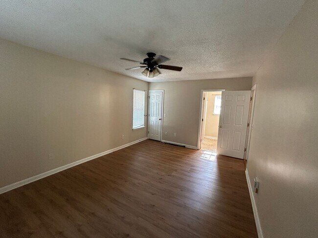 Building Photo - COMING SOON! N Greensboro, 4/2.5 home off of N Church St near Lake Jeanette & I-840