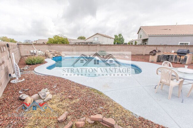 Building Photo - 2805 S Abbey Cir