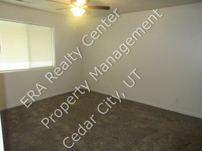 Building Photo - 3 Bedroom, 2 Bathroom Twin Home