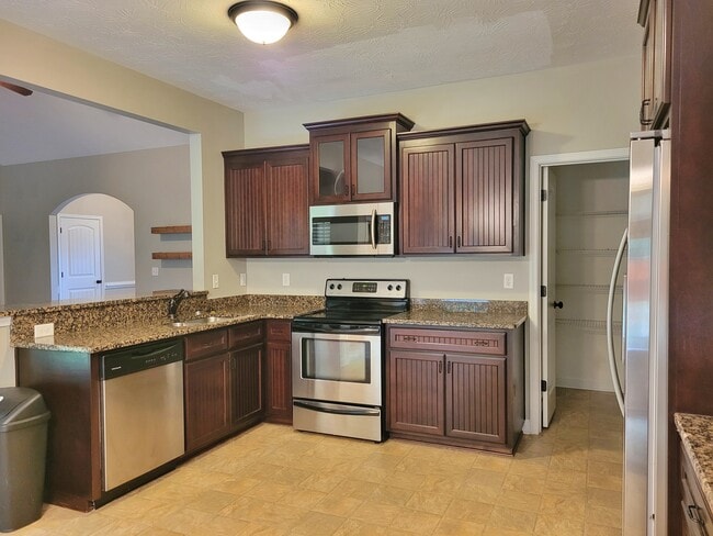 Building Photo - 853 Tyler Woods Dr