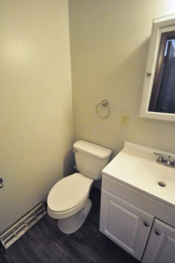 Building Photo - 407 E 14th Ave