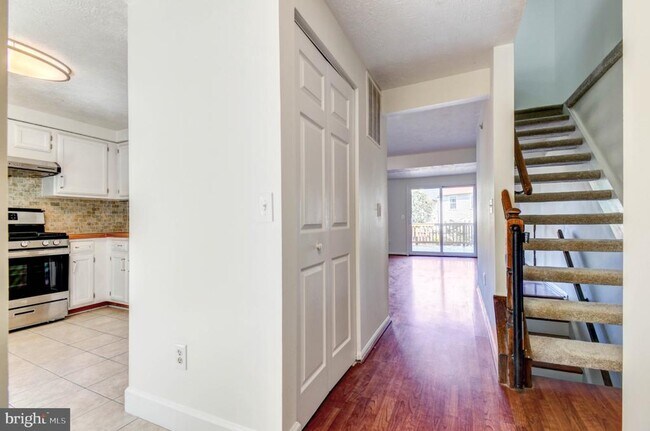 Building Photo - 6022 Phlox Ct