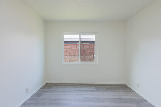 Building Photo - 45462 E 3rd St
