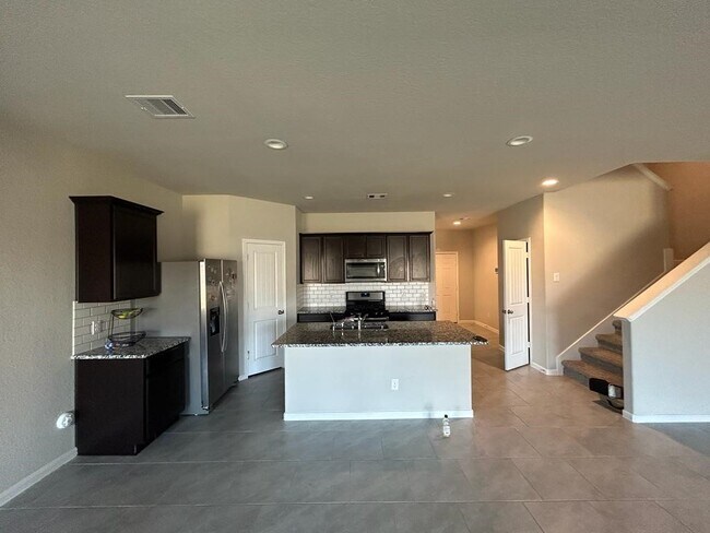 Building Photo - 3207 Sumac Dr