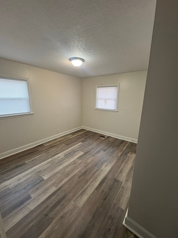 Building Photo - 609 W Holly St