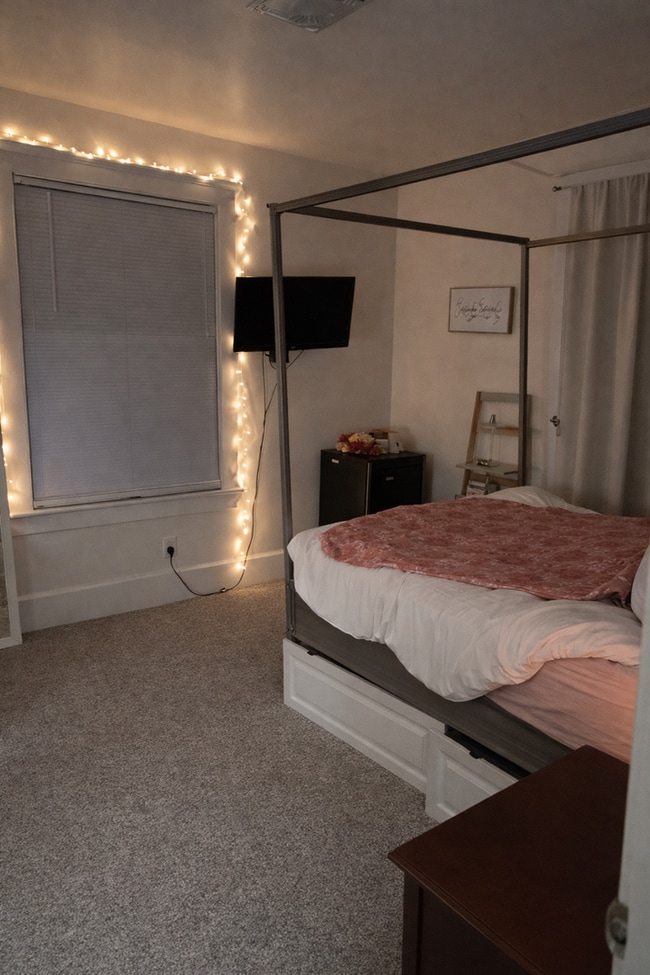 Building Photo - 1803 Hill St