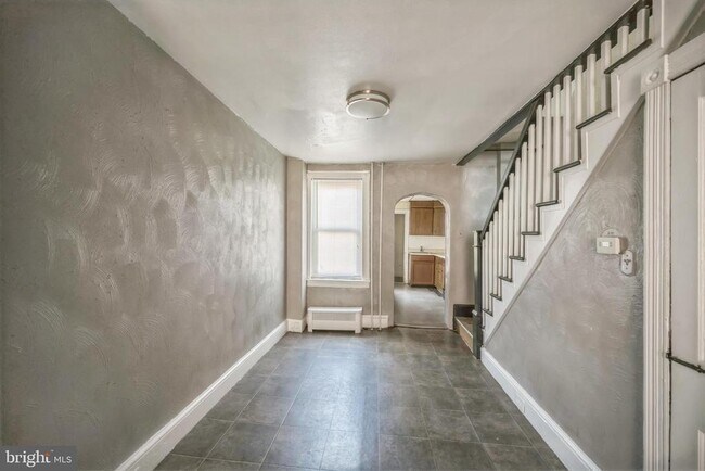 Building Photo - 1234 Mulberry St