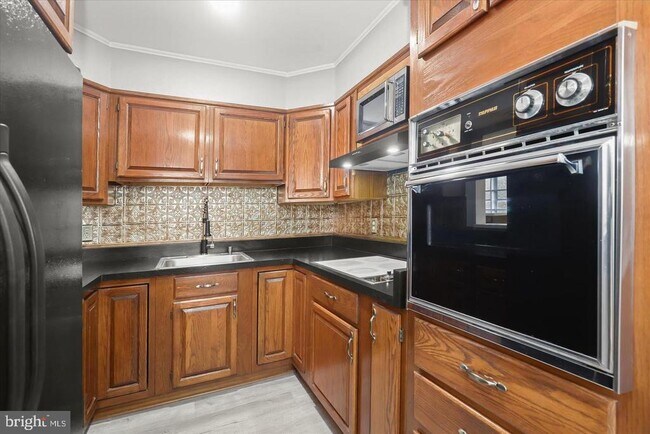Building Photo - 517 Winters Ln