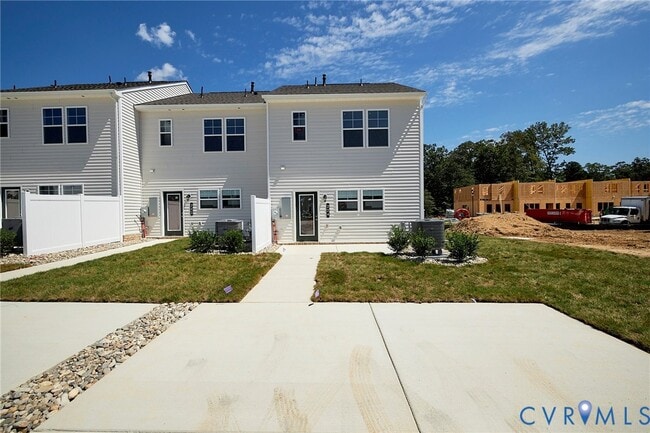 Building Photo - 240 Greenpark Rd