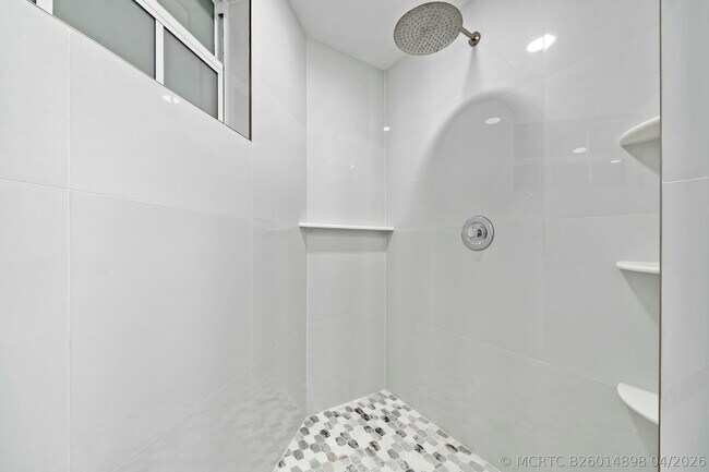 Building Photo - 6553 Via Regina