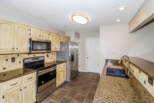 Building Photo - 11591 Millwind Dr