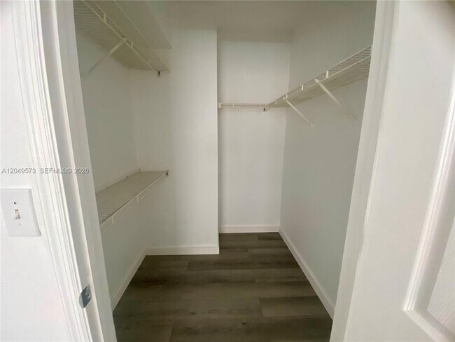 Building Photo - 215 SW 117th Terrace