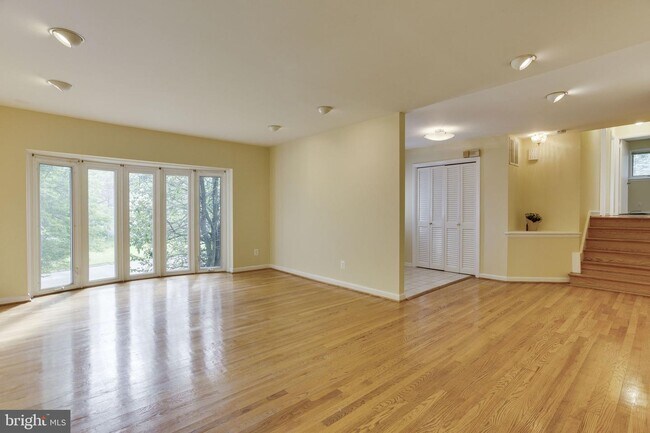 Building Photo - 6500 Wilson Ln