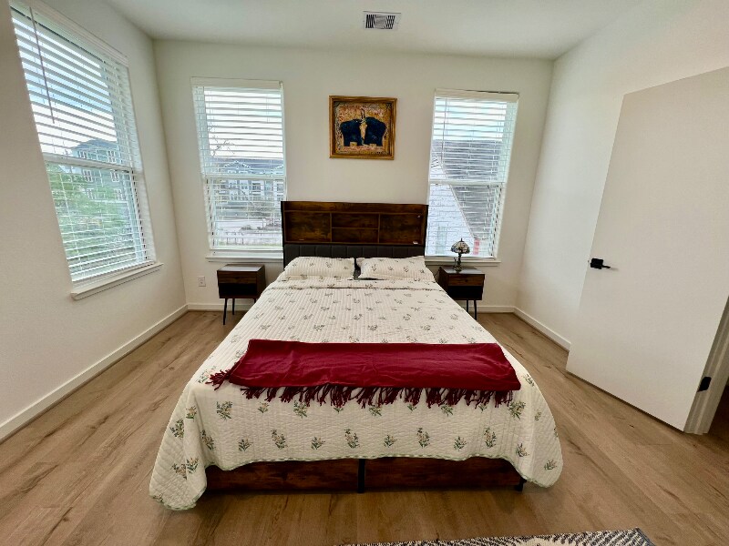 Building Photo - 203 Danna Ln