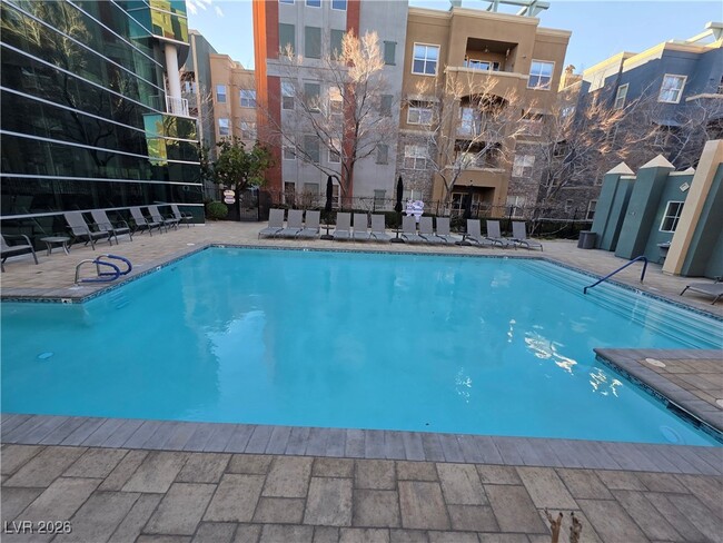 Building Photo - 62 E Serene Ave