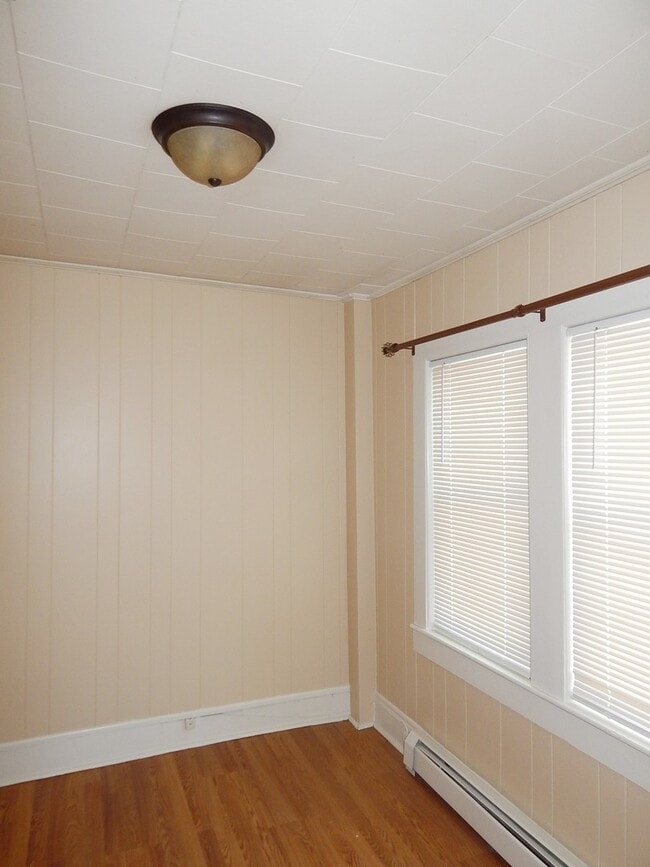 Building Photo - 73 Somerset St