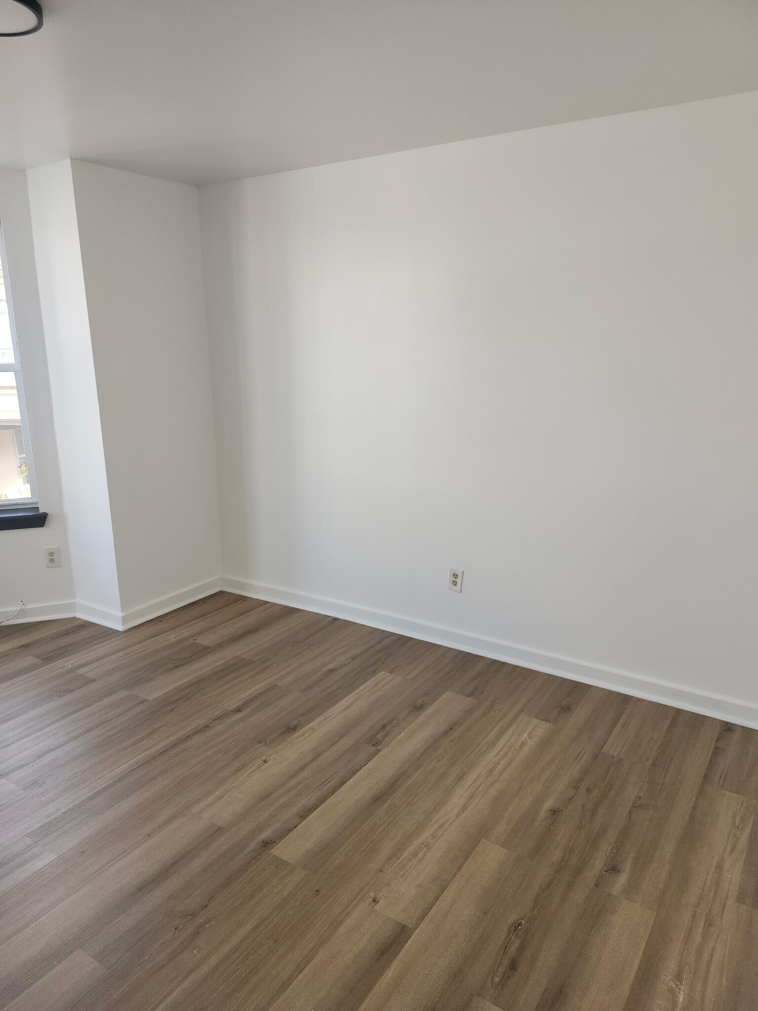 Building Photo - 2048 S Alden St