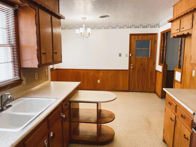 Building Photo - 1306 46th Pl