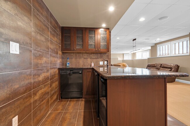 Building Photo - 7242 Greywall Ct