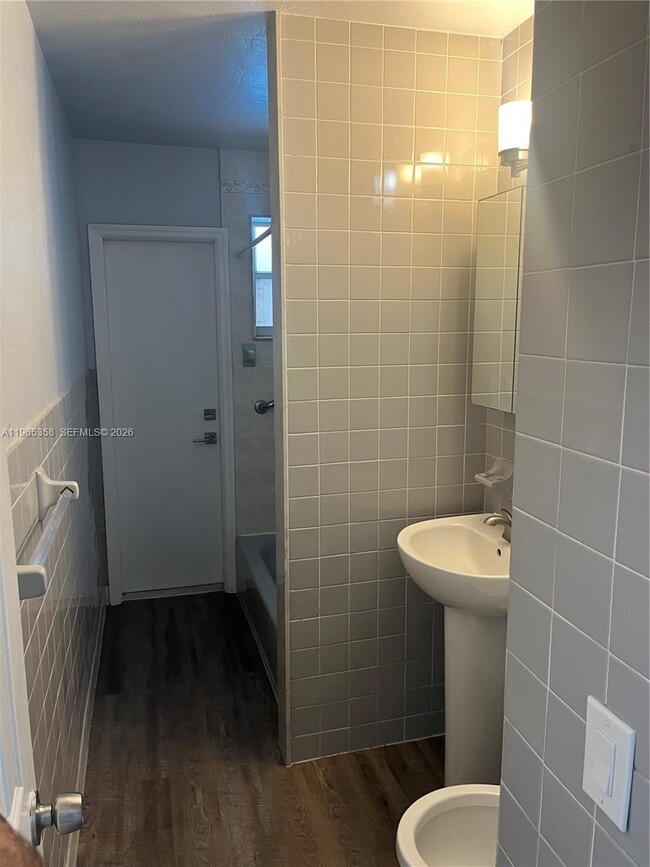 Building Photo - 3310 SW 94th Pl