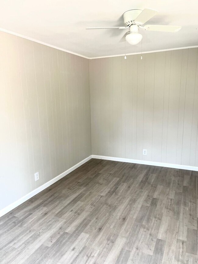 Building Photo - 106 Lassiter Dr