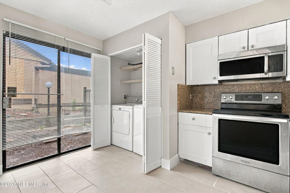 Building Photo - 7703 Las Palmas Way