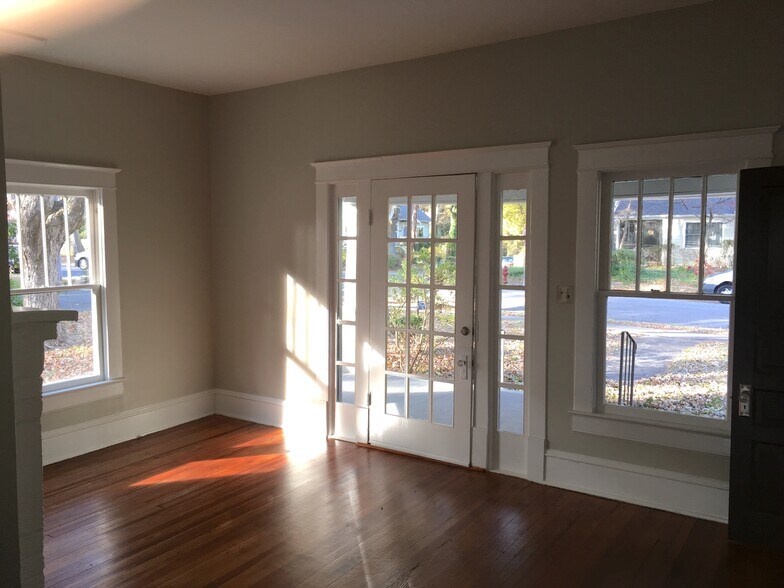 Building Photo - 2331 Englewood Ave