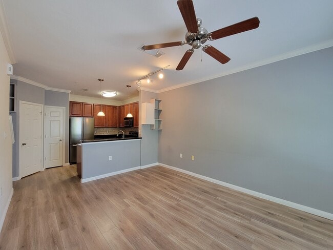 Building Photo - 9200 Westheimer Rd