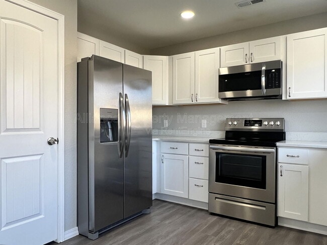 Building Photo - 7470 Grand Valley Dr