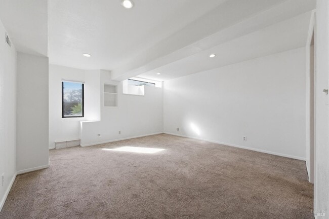 Building Photo - 12 Byron Cir